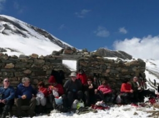  Descanso duranle la salida con raquetas de nieve 